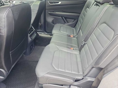 Used 2024 Volkswagen Atlas Cross Sport SEL R-Line AWD/4WD image 36