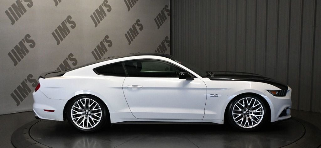 Used 2015 Ford Mustang GT RWD image 4