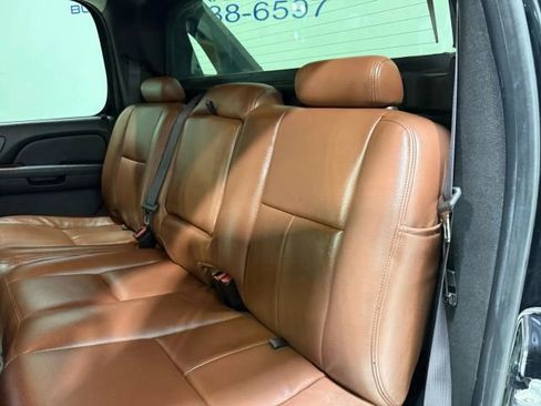 Used 2013 Chevrolet Avalanche LS image 19