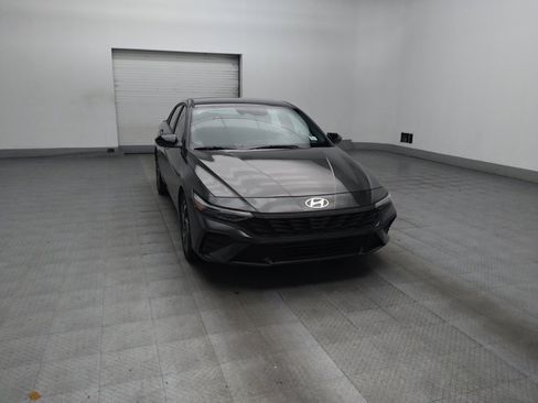 Used 2025 Hyundai Elantra Sport FWD image 13