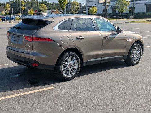 Used 2017 Jaguar F-PACE Prestige AWD/4WD image 4