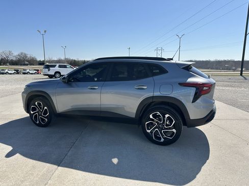 Used 2024 Chevrolet Trax RS w/ Driver Confidence Package image 6