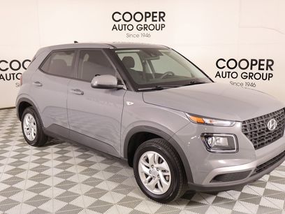 Used 2022 Hyundai Venue SE w/ Cargo Package