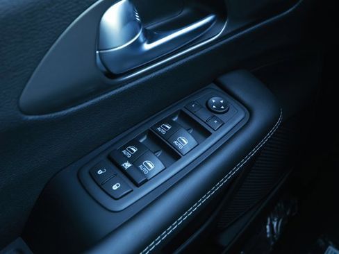 New 2026 Chrysler Voyager LX image 21