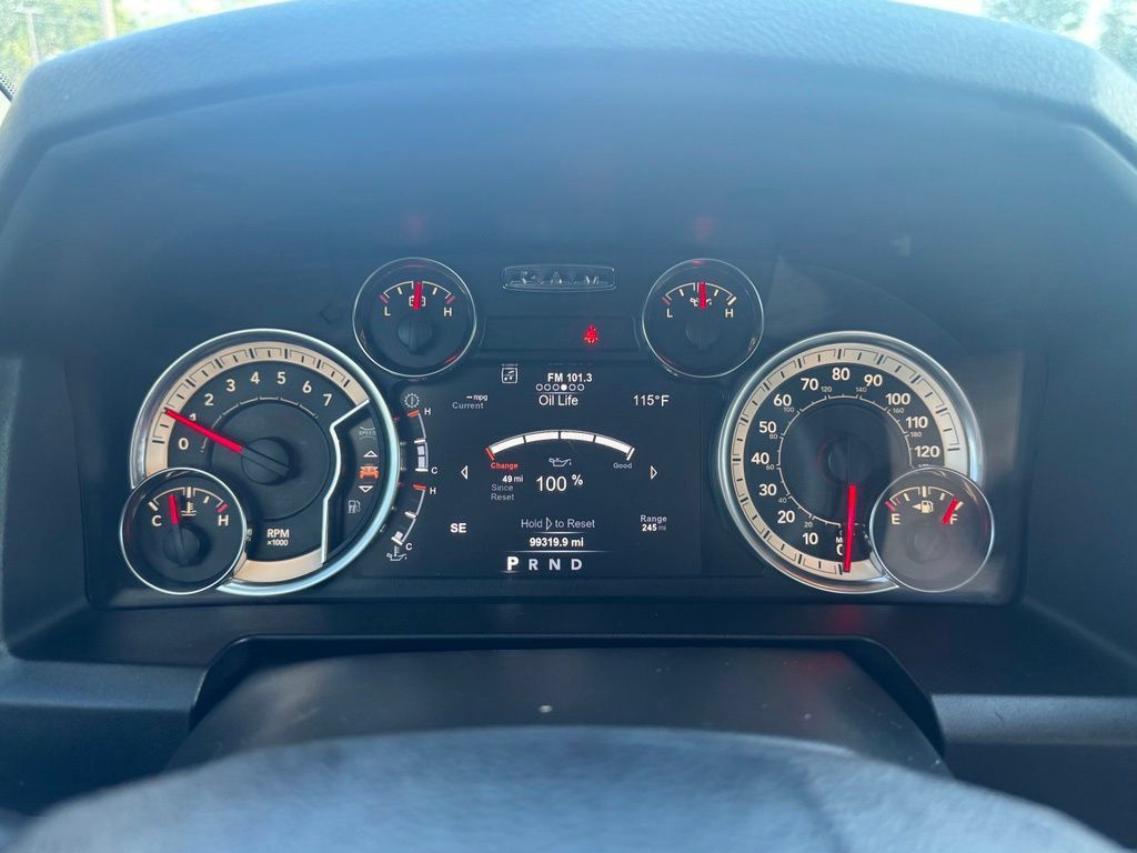Used 2019 RAM 1500 Classic SLT w/ Luxury Group AWD/4WD image 9