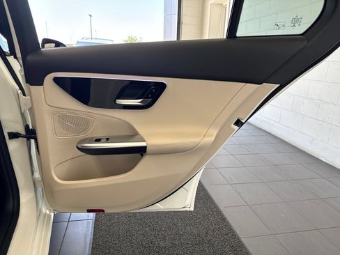 Used 2023 Mercedes-Benz C 300 4MATIC Sedan image 42