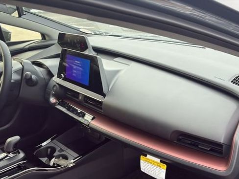 New 2026 Toyota Prius SE image 27