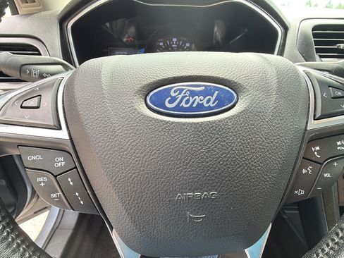 Used 2020 Ford Fusion Energi Titanium FWD image 21