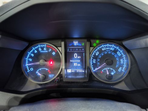 Used 2021 Toyota Tacoma TRD Off-Road w/ TRD Premium Off Road Package image 8