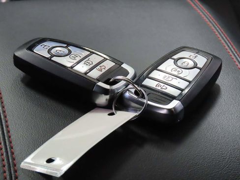 Used 2025 Ford Explorer ST-Line w/ Premium Package image 19