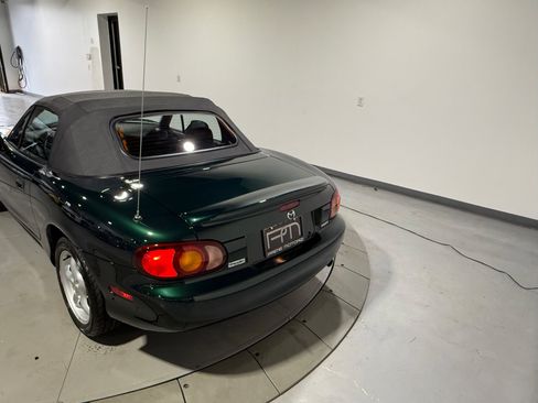 Used 1999 MAZDA MX-5 Miata image 33