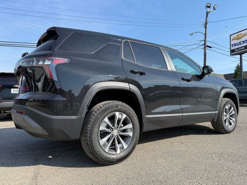 New 2026 Chevrolet Equinox LT AWD/4WD image 9