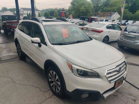 Used 2015 Subaru Outback 2.5i Limited AWD/4WD image 8