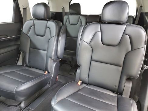 Used 2025 Kia Telluride S image 11