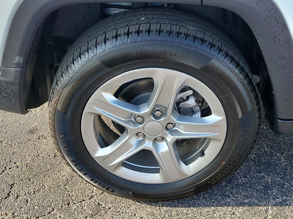 Used 2024 Jeep Compass Latitude AWD/4WD image 7