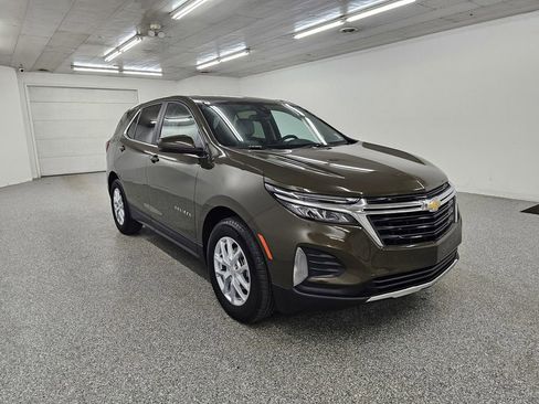Used 2024 Chevrolet Equinox LT FWD image 3