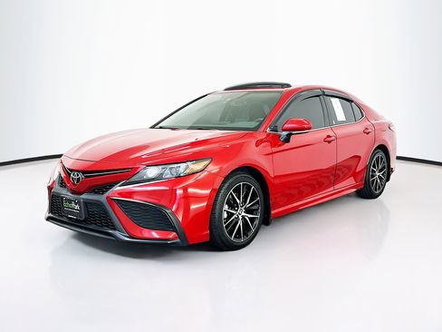 Used 2021 Toyota Camry SE w/ Cold Weather Package AWD/4WD image 3