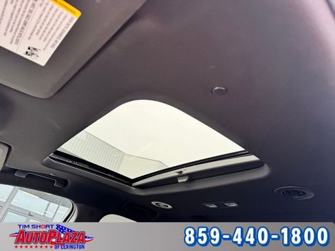 Used 2023 Chevrolet Traverse RS AWD/4WD image 34