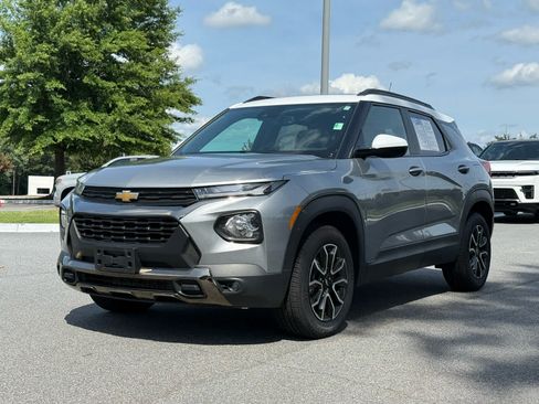 Used 2023 Chevrolet TrailBlazer ACTIV w/ Sun and Liftgate Package AWD/4WD image 1