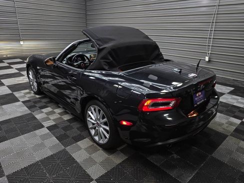 Used 2017 FIAT 124 Spider Lusso RWD image 10
