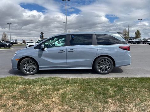 New 2026 Honda Odyssey Touring image 6