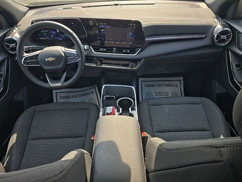 Used 2025 Chevrolet Equinox LT FWD image 19