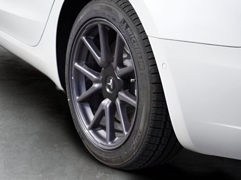 Used 2020 Tesla Model 3 Standard Range image 7