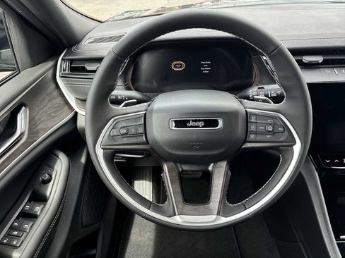 New 2026 Jeep Grand Cherokee Altitude AWD/4WD image 11