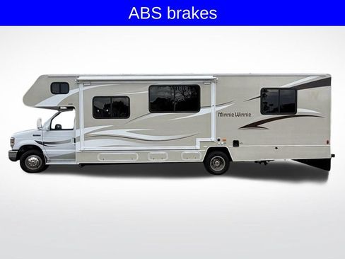 Used 2014 Ford E-450 and Econoline 450 Super Duty w/ Motorhome Prep Package RWD image 3