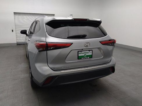 Used 2020 Toyota Highlander Limited FWD image 6