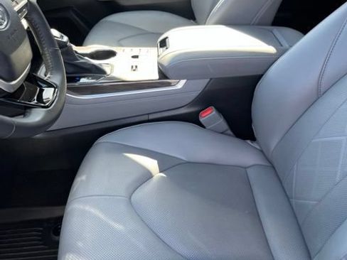 Used 2024 Toyota Highlander Platinum AWD/4WD image 13