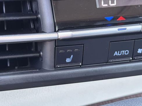 Used 2023 Toyota Sienna XLE image 23