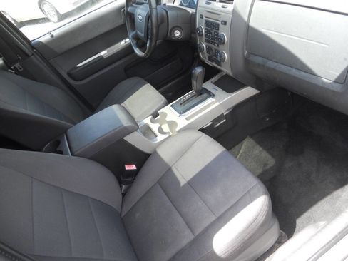 Used 2011 Ford Escape XLT w/ 202A Rapid Spec Order Code FWD image 15