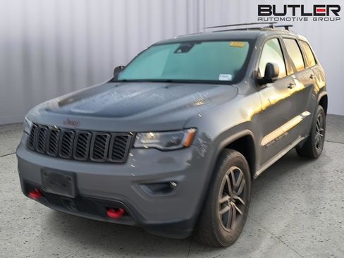 Used 2019 Jeep Grand Cherokee Trailhawk w/ Trailhawk Luxury Group AWD/4WD image 3