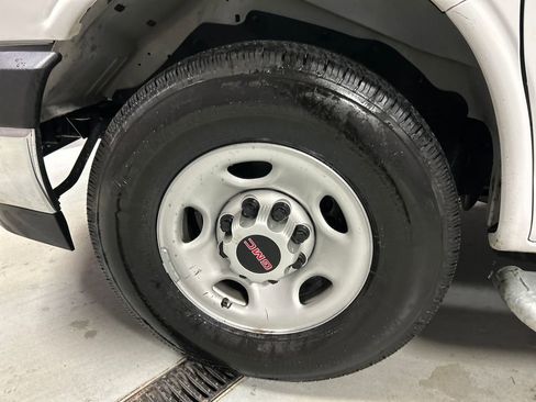 Used 2024 GMC Savana 2500 Work Van w/ Driver Convenience Package image 9