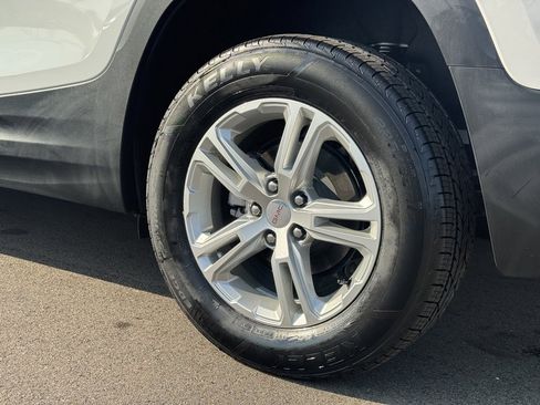 Used 2023 GMC Terrain SLE image 28