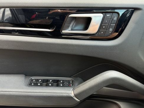 Certified 2023 Porsche Cayenne image 16