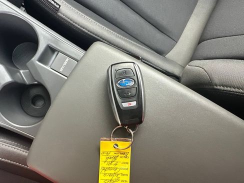 Used 2025 Subaru Crosstrek 2.5i Premium AWD/4WD image 34