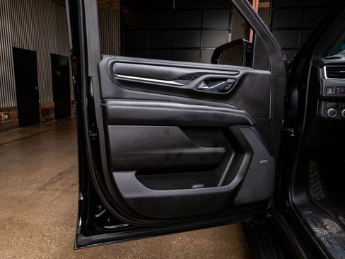 Used 2021 GMC Yukon Denali w/ Denali Premium Package image 36