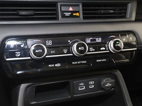 Used 2023 Honda Pilot Elite image 30