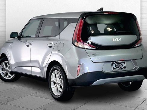 Used 2025 Kia Soul LX image 11