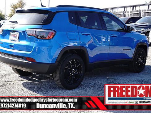 New 2026 Jeep Compass Latitude image 5