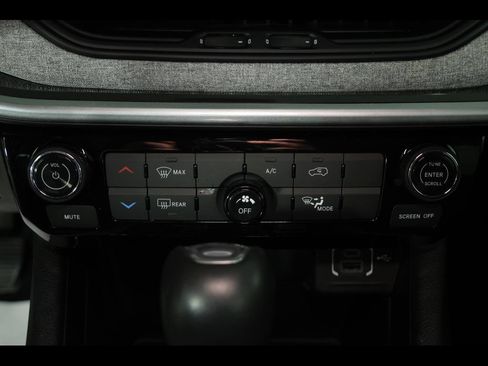 Used 2022 Jeep Compass Latitude AWD/4WD image 26