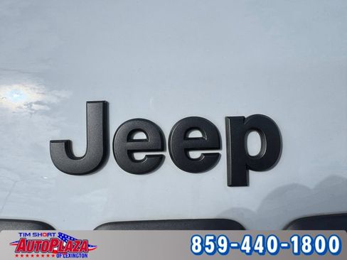 Used 2022 Jeep Cherokee Trailhawk w/ Sun, Sound & Nav Group AWD/4WD image 13