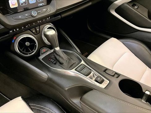 Used 2017 Chevrolet Camaro SS RWD image 16