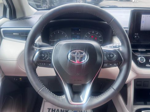 Used 2024 Toyota Corolla Cross LE AWD/4WD image 10