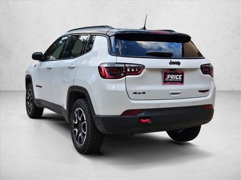 Used 2025 Jeep Compass Trailhawk AWD/4WD image 7