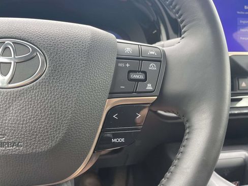 Used 2023 Toyota Crown AWD/4WD image 17