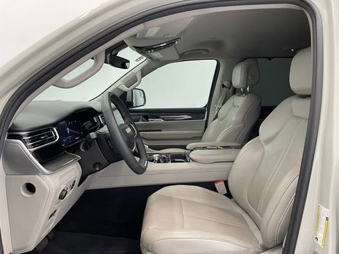 Used 2022 Jeep Wagoneer Series III w/ Convenience Group I image 17