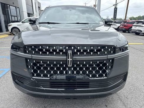 New 2026 Lincoln Navigator L Black Label AWD/4WD image 2